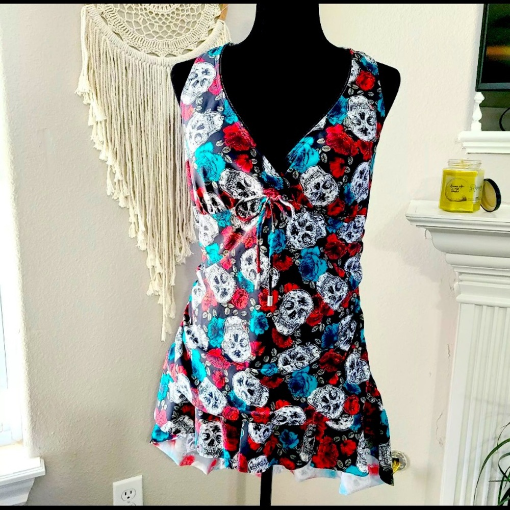 Torrid Size 3 rare skull swim top